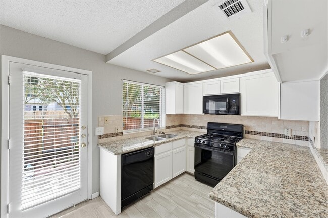 Photo - 2808 Grants Lake Blvd Unit 304