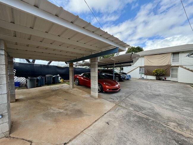 Photo - Newly Renovated 3BR Kapahulu Home with Private Yard and Gated Parking Near Waikiki