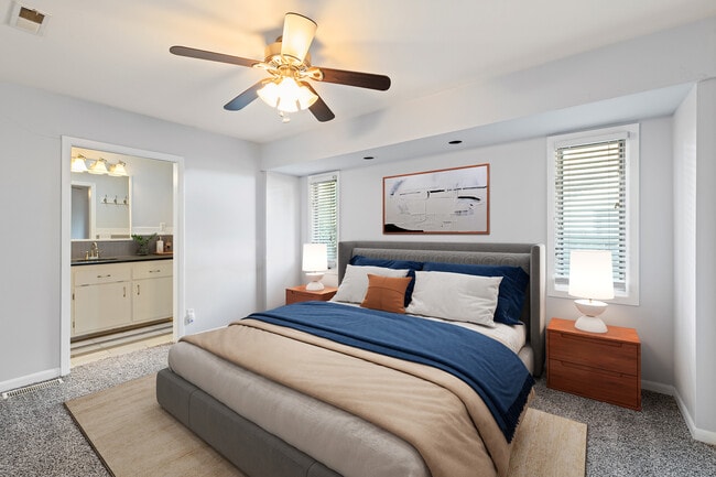 Photo - 22 E Hawthorne St