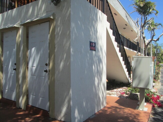 Photo - 405 N Cypress Dr Unit 8
