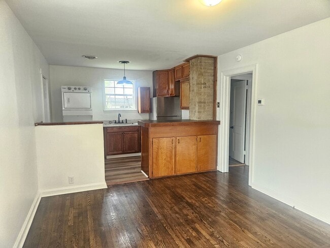 Photo - 129 Monroe St