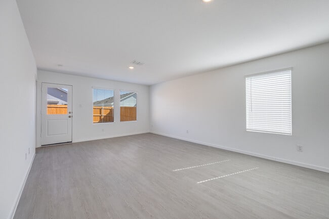 Photo - 3925 Pontchartrain Pkwy