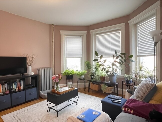 Building Photo - 1330 Commonwealth Ave Unit 12A