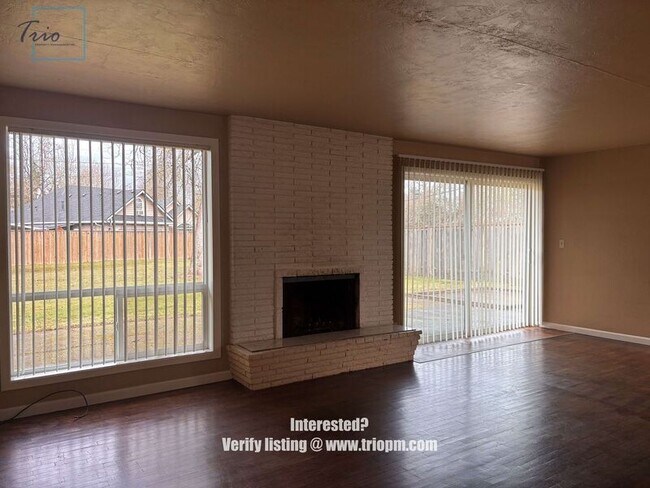 Photo - 1663 Larkspur Loop