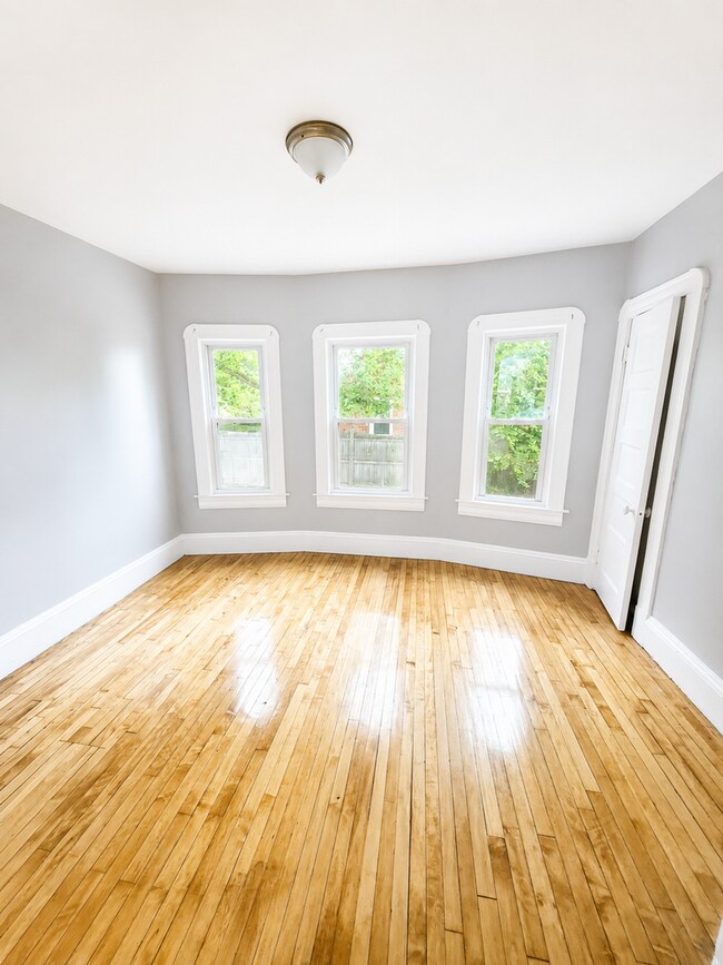 335 Oakland St Unit 2