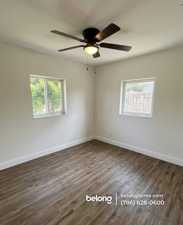 Photo - 540 NE 61st St