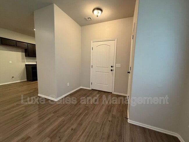 Photo - 404 Chalk Hill Ct