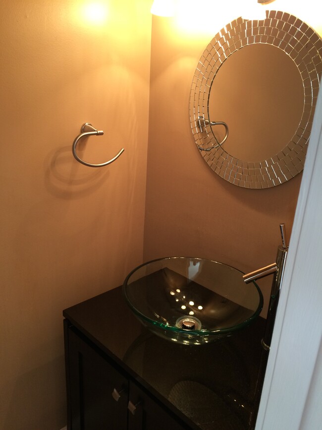 half bath - 1 Talcott Forest Rd Condo Unit M Talcott Forest