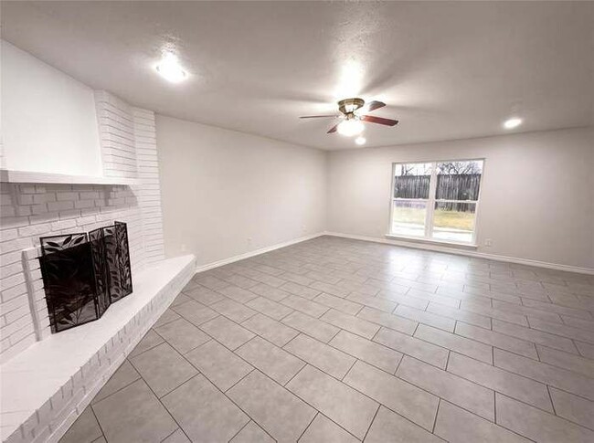 Photo - 3732 Sugarberry Dr