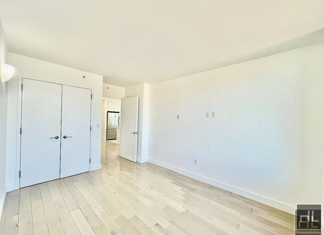 Photo - 21 STREET Unit 6B