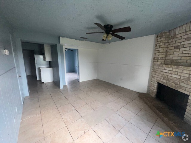 Building Photo - 1105 Eastside Dr Rental