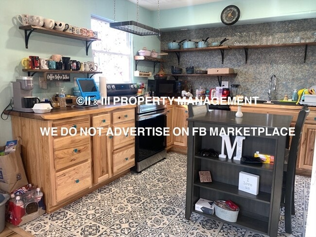 Photo - 5006 Woodend Ave