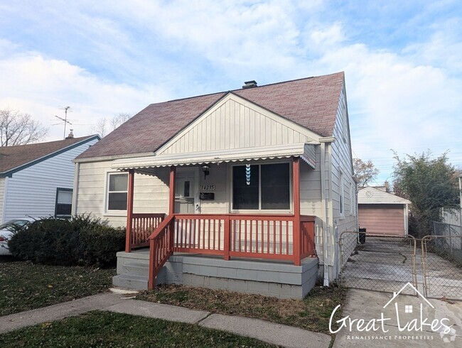 Building Photo - Cozy 4 Bedroom 1 Bathroom now available fo... Rental