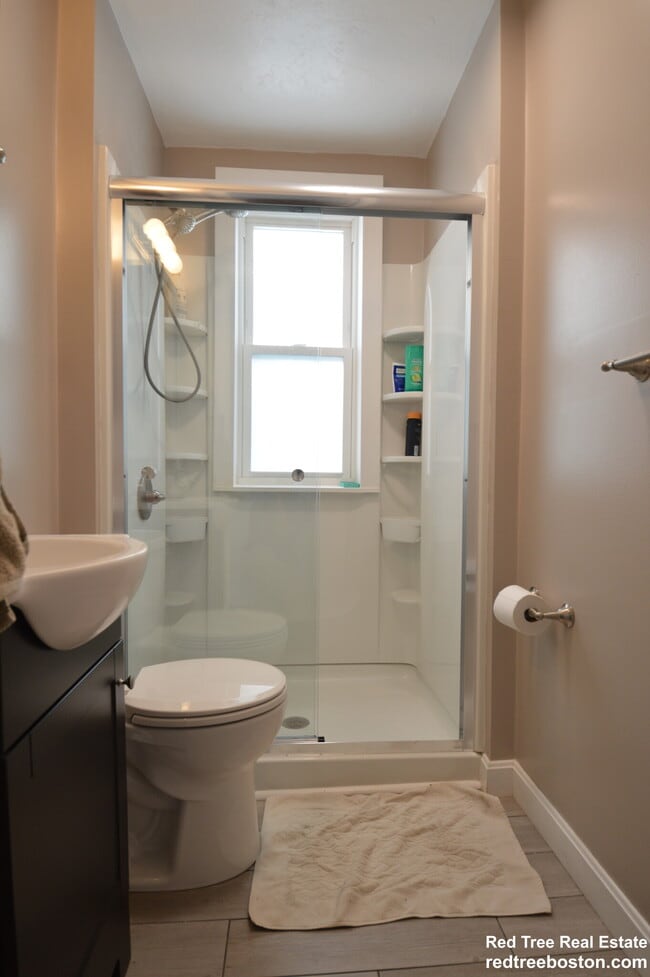 Photo - 31 Chester St Unit 3