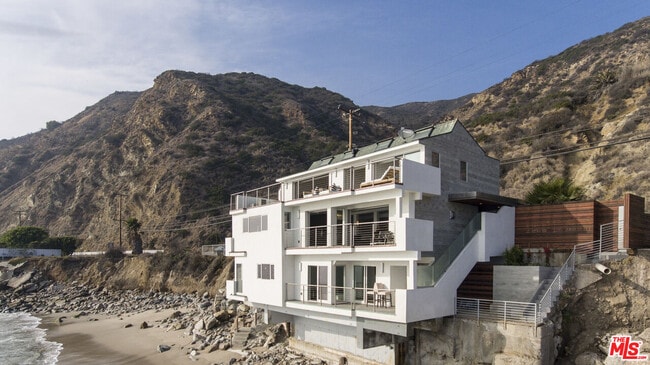 19562 Pacific Coast Hwy