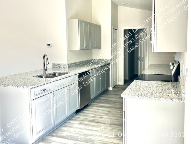 Photo - 678 Walkertown Dr