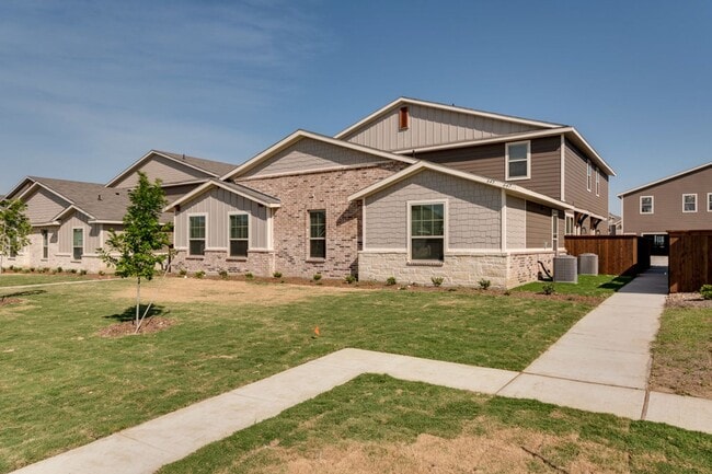 Building Photo - 645 Harvest Moon Dr