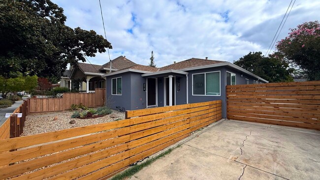 212 N 17th St