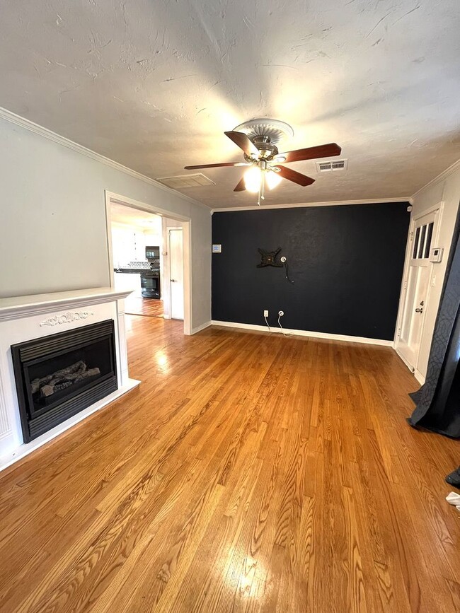 Photo - Cute 2 Bed 1 Bath in the Steve Pennington Addn