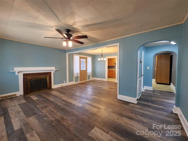 Photo - 843 Pebble Ave SW