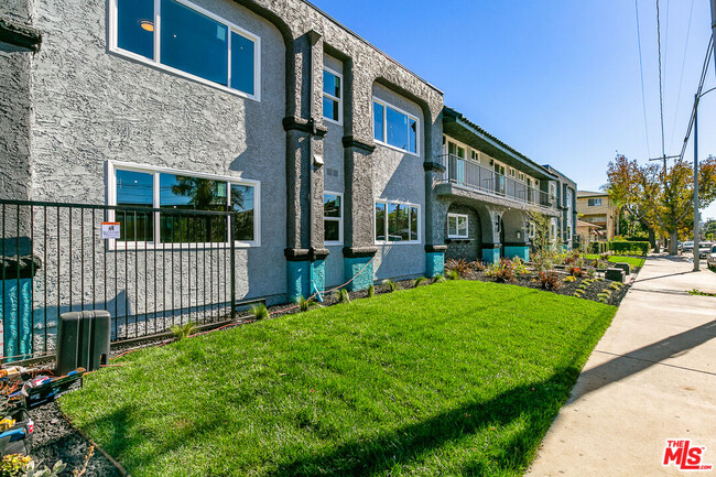 Photo - 6640 Woodley Ave Condo Unit 212
