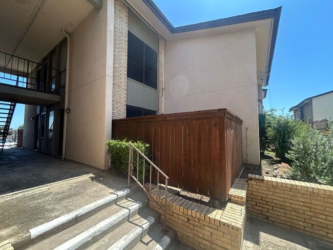 Photo - 12824 Midway Rd