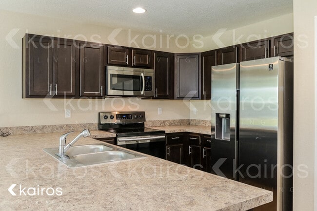 Photo - 1305 Mull St