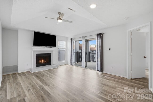 Photo - 18865 Vineyard Point Ln