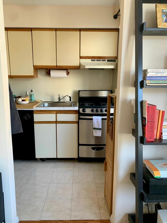 Photo - 26 Commonwealth Ter Unidad 6A