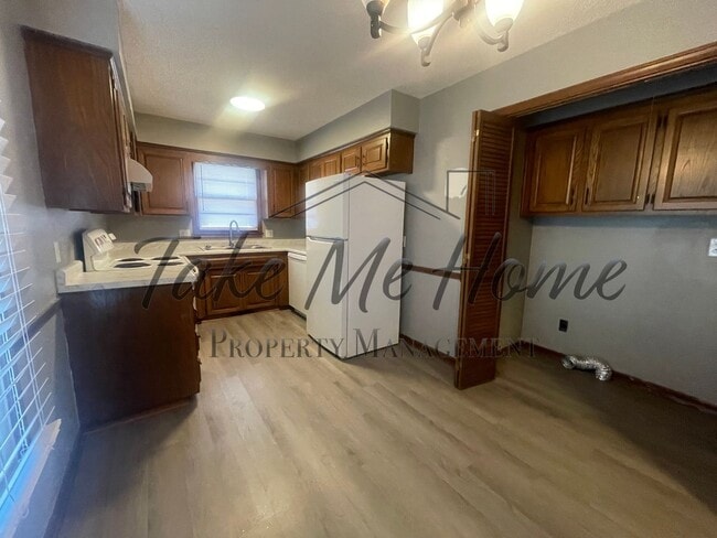 Photo - Charming 2-Bed, 2-Bath Duplex in South Springfield – Prime Location!