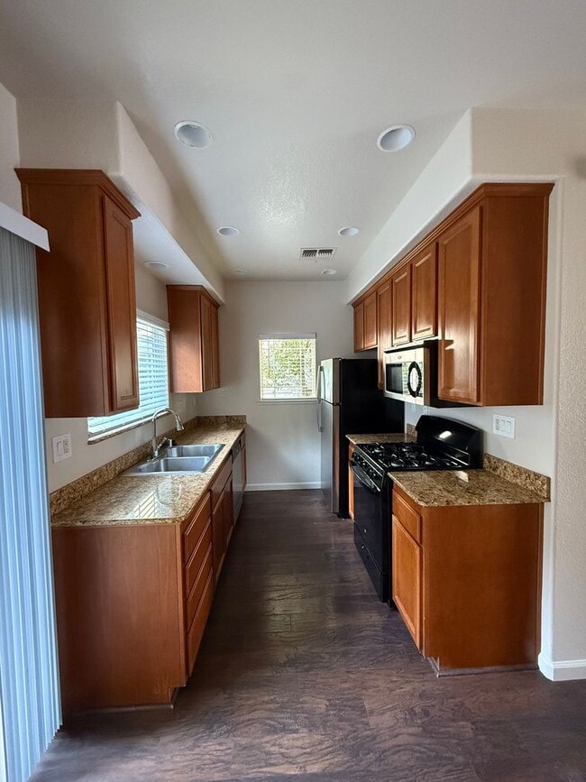 Photo - 3 Bedroom Home Close to Gym and Shopping-$1,000 OFF First Month's Rent