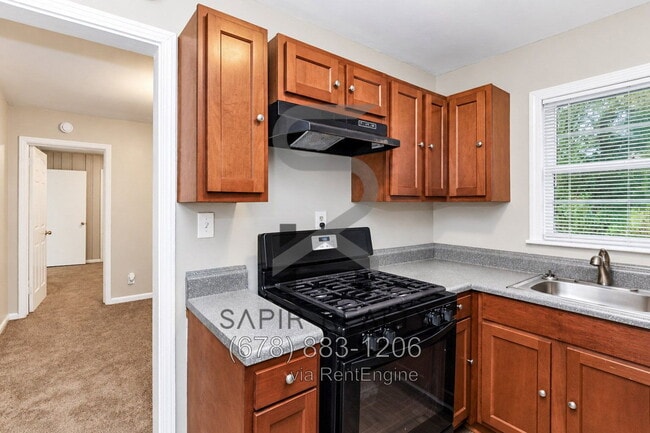 500 Hamilton E Holmes Dr NW