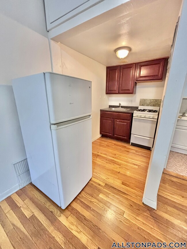 Photo - 153 Brighton Ave Unidad 11