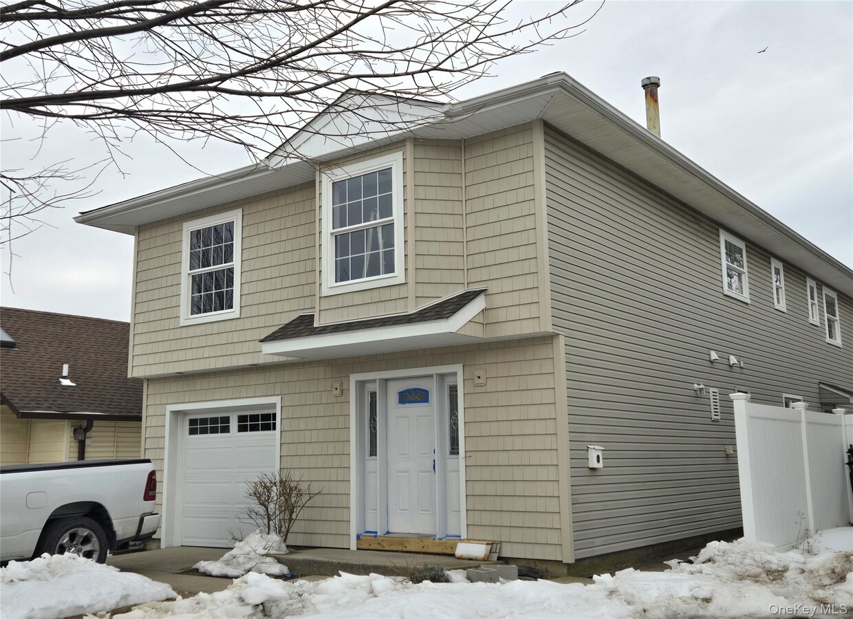 Photo - 451 E Pine St Unidad upper