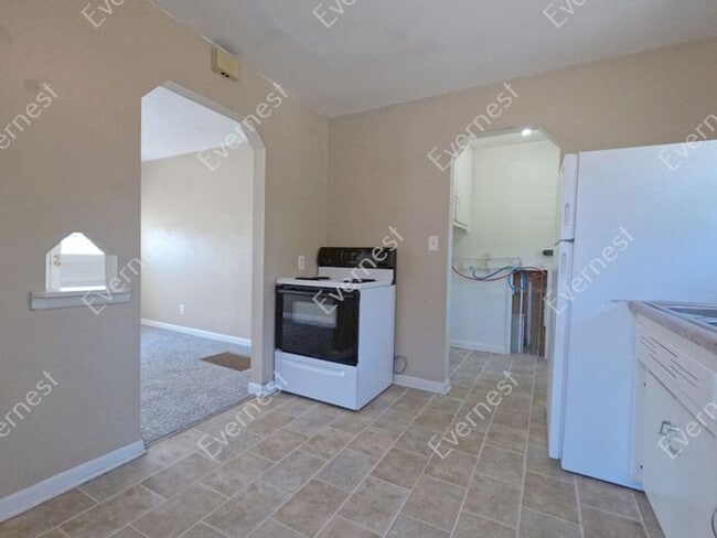 Photo - 231 N Roosevelt Ave