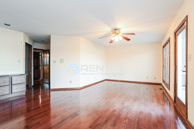 Photo - 123 Tiger Ln