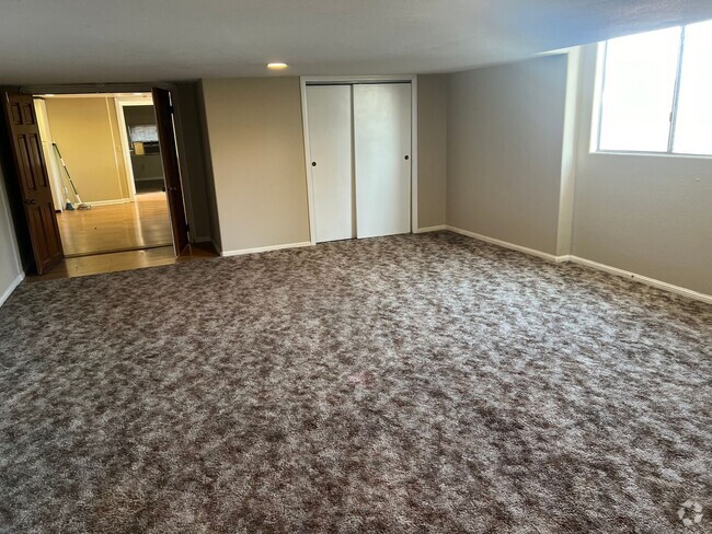 Building Photo - Trail St (5398) Unit 2 Rental