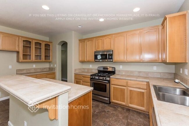 2041 Waterville Dr