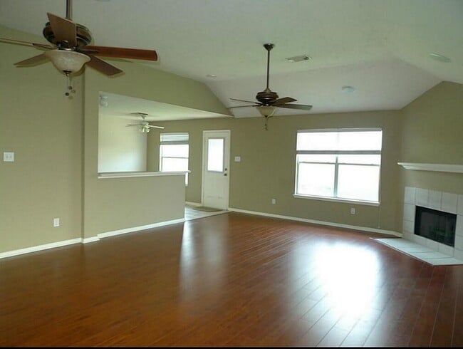 Photo - 9718 Cottage St