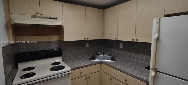 Photo - 606 W 81st St Unit 309