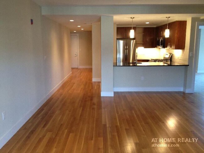 Building Photo - 326 Hammond St Unit 3 Rental