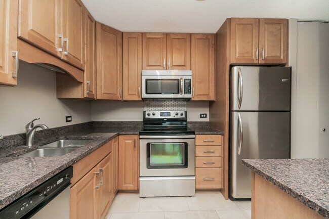 Photo - 10 E Ontario St