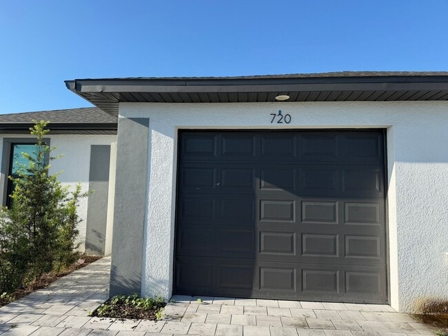 Photo - 720 SE 8th Terrace