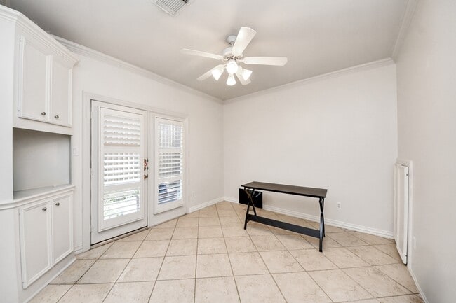 Photo - 1912 Greenwich Pl Dr