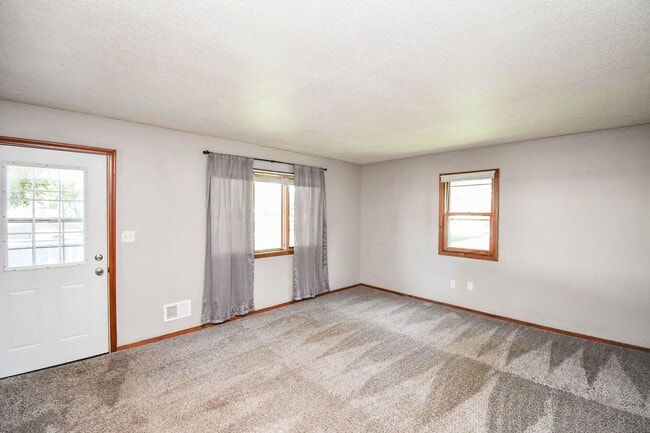 Photo - 900 S Marday Ave