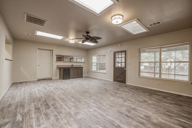 Photo - 5303 Shady Oak Cir