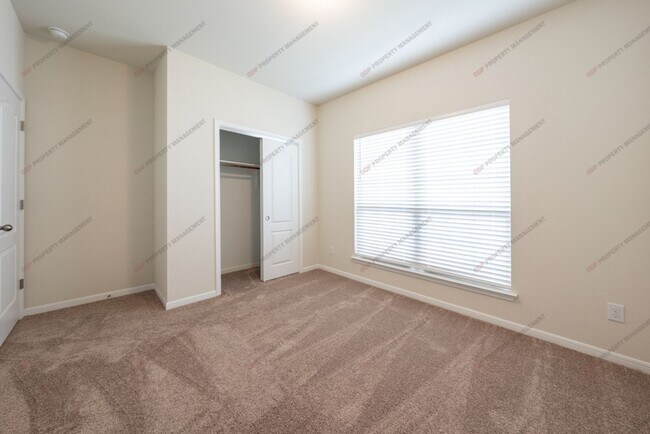 Photo - 742 Friar Tuck Dr