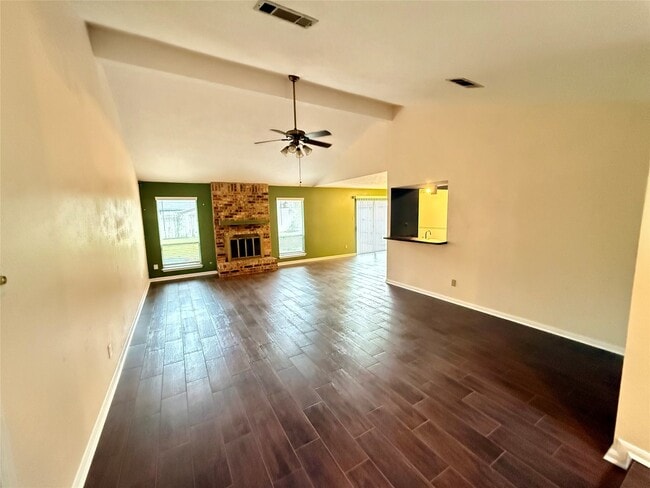 Photo - 16002 Havenhurst Dr