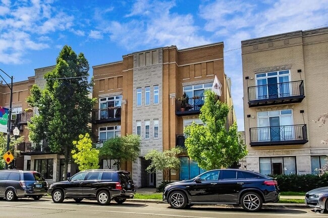 Building Photo - 2151 W Roscoe St Unit 2E Rental