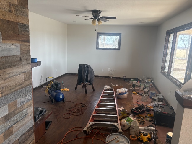 Photo - 694 E 400 Hwy